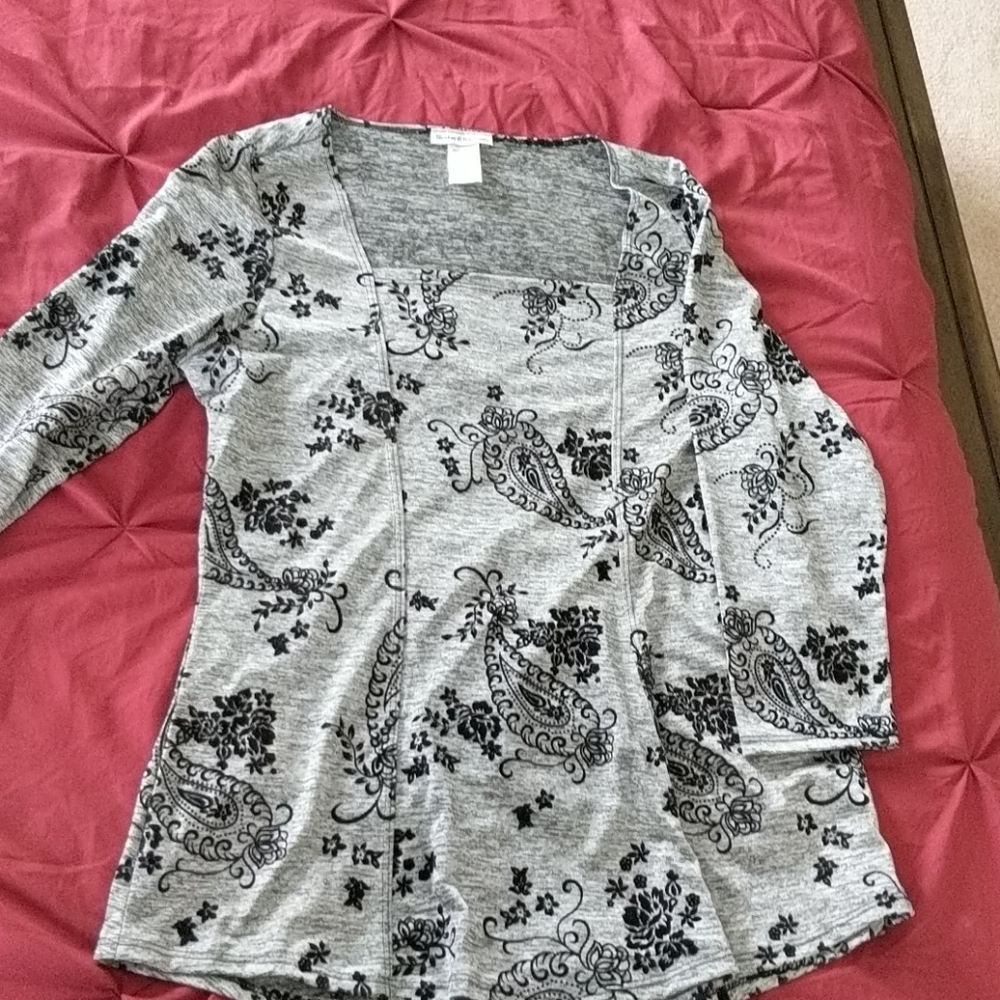3/4 sleeve shirt